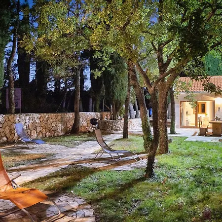 Prázdninový dům Lovely In With Wifi