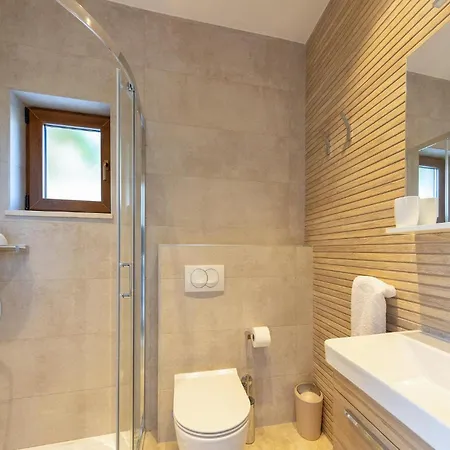 Holiday home Gorgeous In With Outdoor Swimming Pool