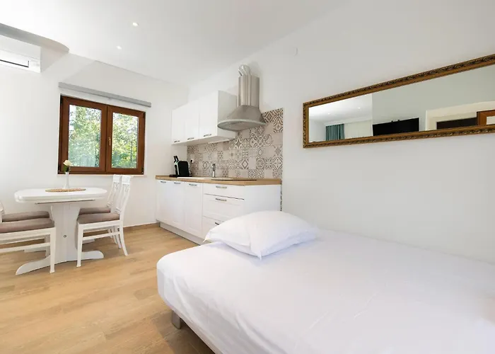 Vakantiehuis Lovely In With Wifi