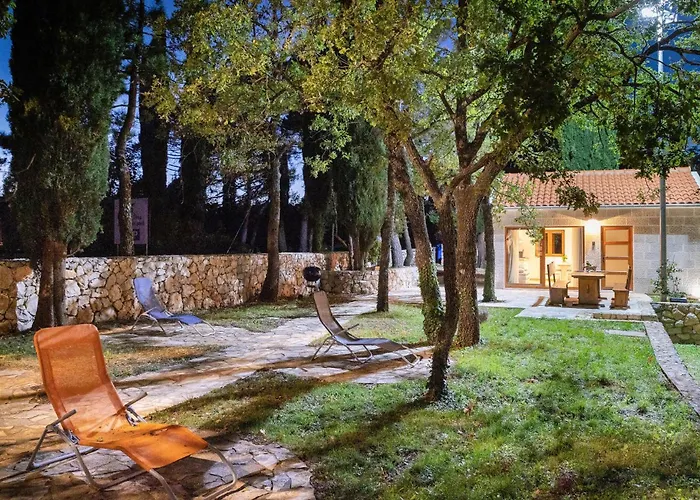 Дом отдыха Lovely In With Wifi