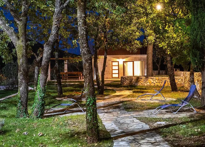 Дом отдыха Lovely In With Wifi Груда